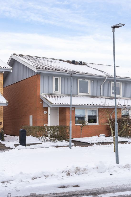 Radhus, Stenbacksvägen 24, Vä, Kristianstad