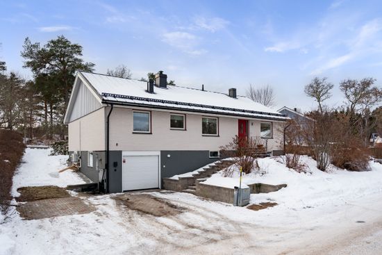 Villa, Stolpbacksvägen 8, Länna, Uppsala