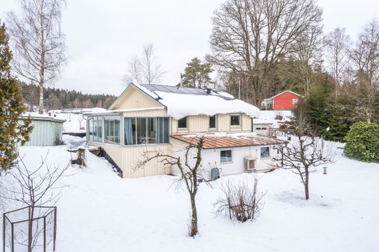 Villa, Hulta Backåkra 1, Sätila, Mark