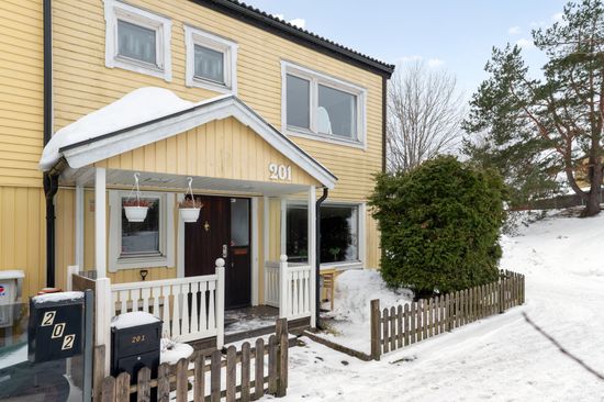 Villa, Radhus, Lodjurets gata 201, Brandbergen, Haninge