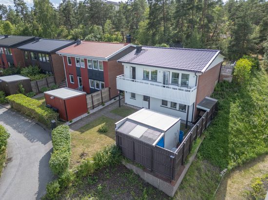 Villa, Radhus, Abborrvägen 17, Viksjö, Järfälla