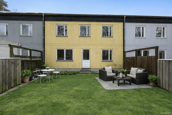 Villa, Radhus, Lindholmsbacken 183, Skärholmen, Stockholm