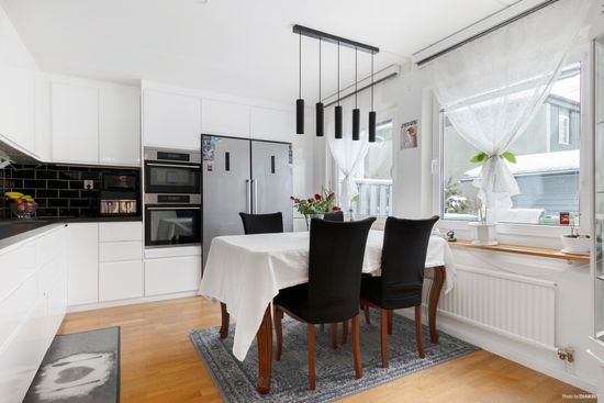 Villa, Radhus, Rågången 215, Alby, Botkyrka