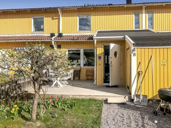 Villa, Radhus, Torpängsvägen 8, Gribbylund, Täby