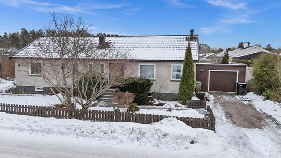 Villa, Stafettgatan 16, Rönnby, Västerås