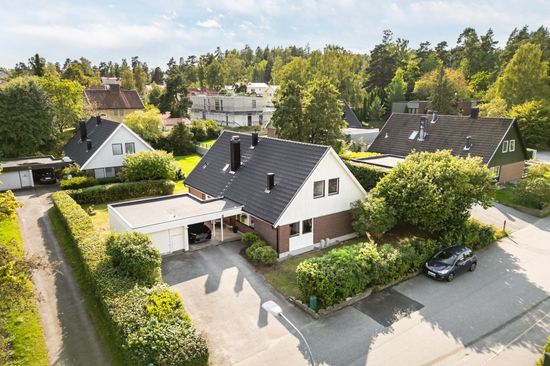 Villa, Breda vägen 33, Enebyberg, Danderyd