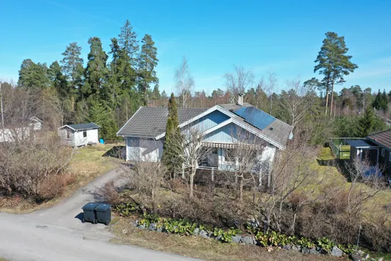 Villa, Nunnavägen 6, Skokloster/Slottsskogen, Håbo
