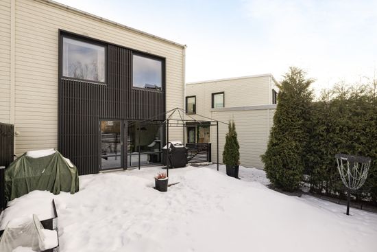 Radhus, Silvervägen 69A, Stenby, Eskilstuna