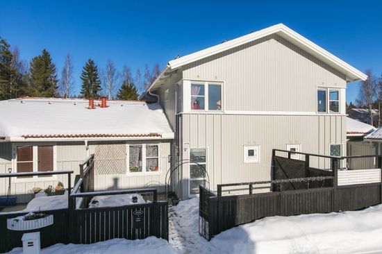 Radhus, Vinbärsvägen 205B, Sätra, Gävle