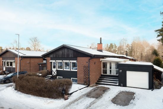 Villa, Hackspettvägen 27, Bålsta Norra Västerdalen, Håbo