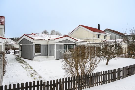 Villa, Slottsbrovägen 98, Hovshaga, Växjö