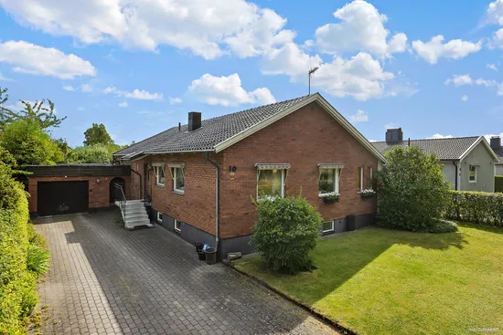 Villa, Dammvägen 10, Gamla Hjärsta, Örebro
