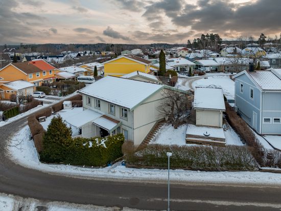 Villa, Radhus, Rosenhillsvägen 7, Bollstanäs, Upplands Väsby