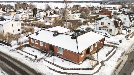 Villa, Gymnasistgatan 16, Bregården, Karlskoga