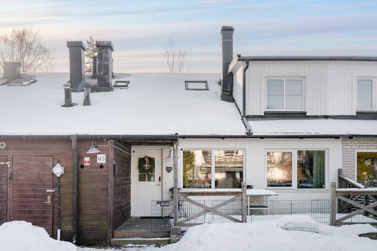 Villa, Radhus, Bergvägen 65, Rickeby, Vallentuna