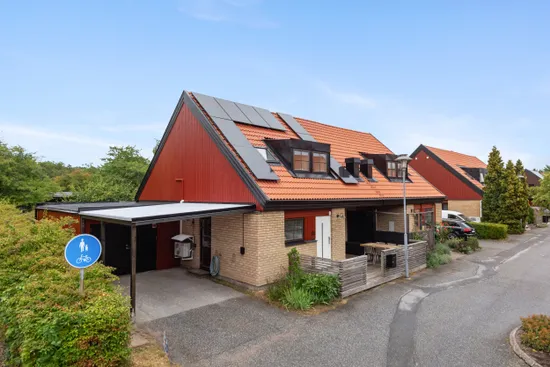 Radhus, Meijerfeldts väg 33, Näsbypark, Täby