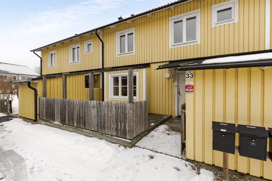 Radhus, Skördevägen 33, Åkers Styckebruk, Strängnäs