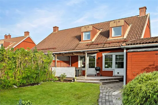 Bostadsrätt, Radhus, Jarlavägen 82, Södra Haga, Vallentuna