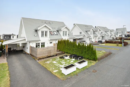 Radhus, Drevevägen 17e, Ekeby-Almby, Örebro