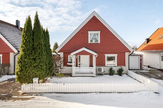 Villa, Gullregnsgatan 14, Dysätter, Motala