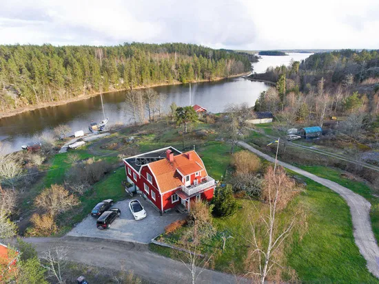 Villa, Gård/Skog, Grop Kullborg 2, Västervik