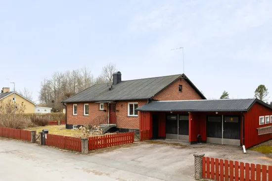 Villa, Runvägen 6, Björklinge, Uppsala