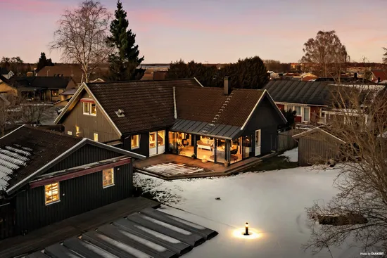 Villa, Husarvägen 18, Almby, Örebro