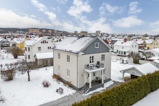 Villa, Holmstrandsgatan 4, Vättersnäs, Jönköping