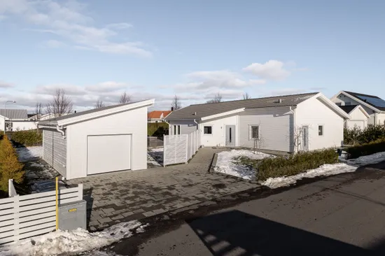 Villa, Lovisa Ulrikas gata 13, Drottningmarken, Vadstena