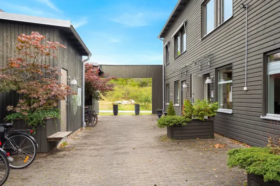 Radhus, Löjtnantsvägen 21, Barkarbystaden, Järfälla