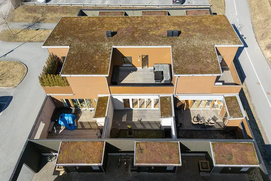 Radhus, Löjtnantsvägen 21, Barkarbystaden, Järfälla