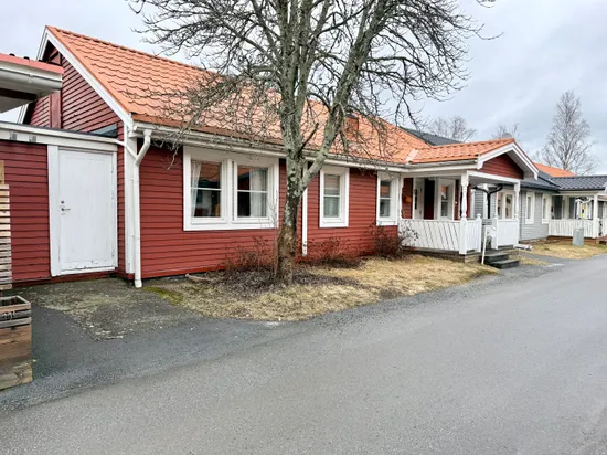 Villa, Radhus, Saxofonstråket 6, Rödäng, Umeå