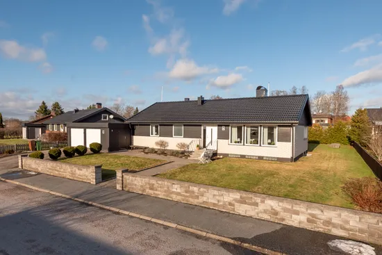 Villa, Ängsvägen 8, Stora Mellösa, Örebro