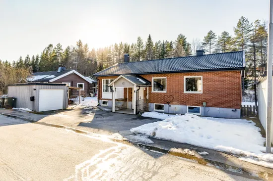 Villa, Radhus, Utmålsvägen 12, GRÄNGESBERG Öraberget, Ludvika