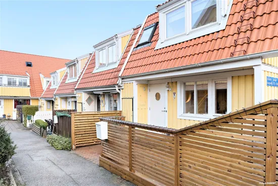 Radhus, Askims Domarringsväg 204, Sisjön, Göteborg