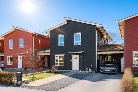 Villa, Radhus, Begoniaslingan 8, Bro/Rosenängarna, Upplands-Bro