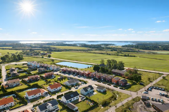 Villa, Radhus, Begoniaslingan 8, Bro/Rosenängarna, Upplands-Bro