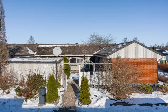 Villa, Radhus, Glimmervägen 15, Lundby, Örebro