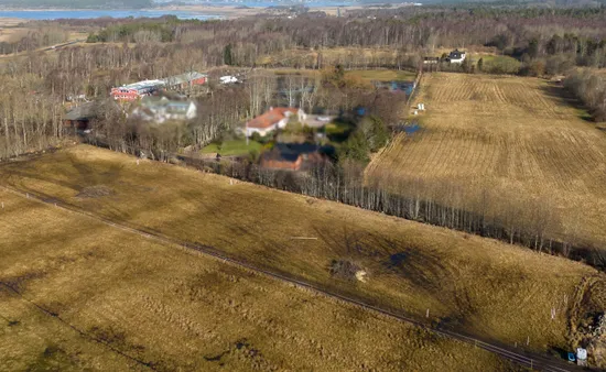 Tomt, Adress dold tillsvidare, Vallda