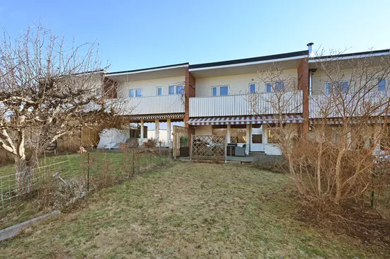 Villa, Radhus, Blåeldsvägen 120, Skälby, Järfälla