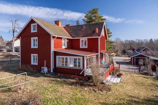 Villa, Skedevivägen 1, Hävla, Finspång