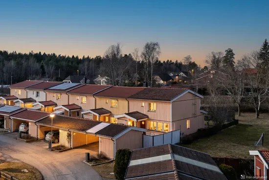 Villa, Radhus, Danastigen 24, Gribbylund, Täby