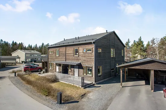 Radhus, Sandviksvägen 11 B, Norrboda, Upplands-Bro