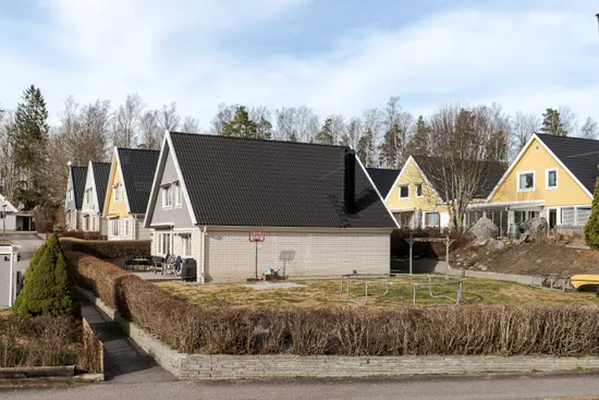 Villa, Radhus, Svartbäcksvägen 8F, Katrineholm Söder, Katrineholm