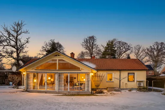 Villa, Klockarevägen 13, Centrum, Höör