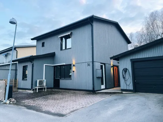 Radhus, Litsbyvägen 36, Skarpäng, Täby
