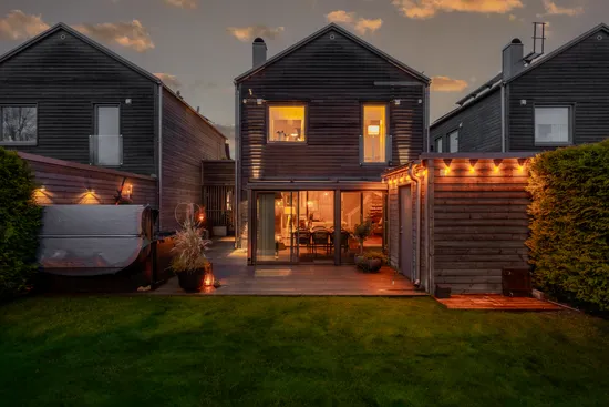 Radhus, Bastenshällsvägen 16, Arnö Strand, Nyköping