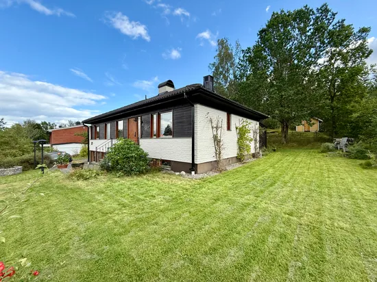 Villa, Granvägen 27, Björnlunda tätort, Gnesta