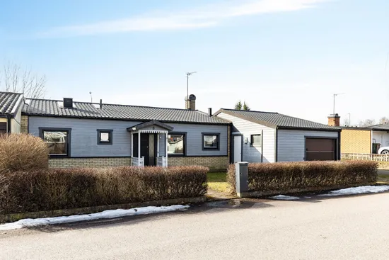 Villa, Brovägen 8, Centralt, Emmaboda