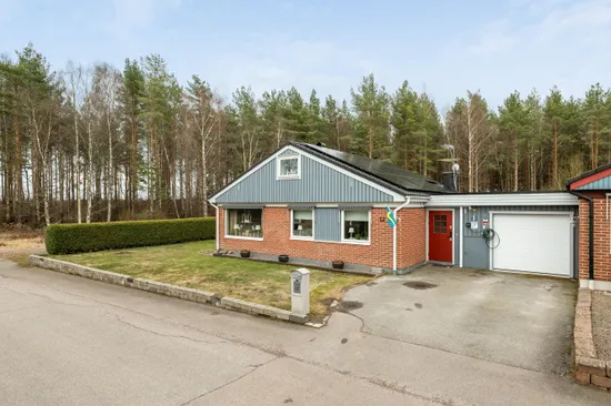 Radhus, Ravinvägen 12, Mjölby